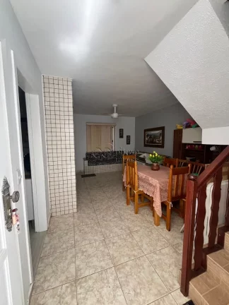Imagem Casa em condomínio de 3 qtos, 1 suíte, varanda e churrasqueira, em condomínio fechado com piscina a venda ou aluguel em Rio das Ostras