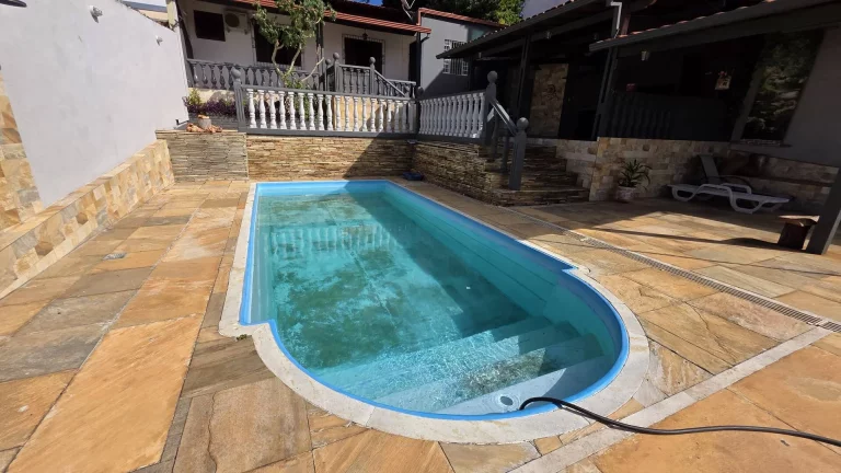 Imagem Casa com 2 quartos, sendo 1 suíte - Jardim Leblon