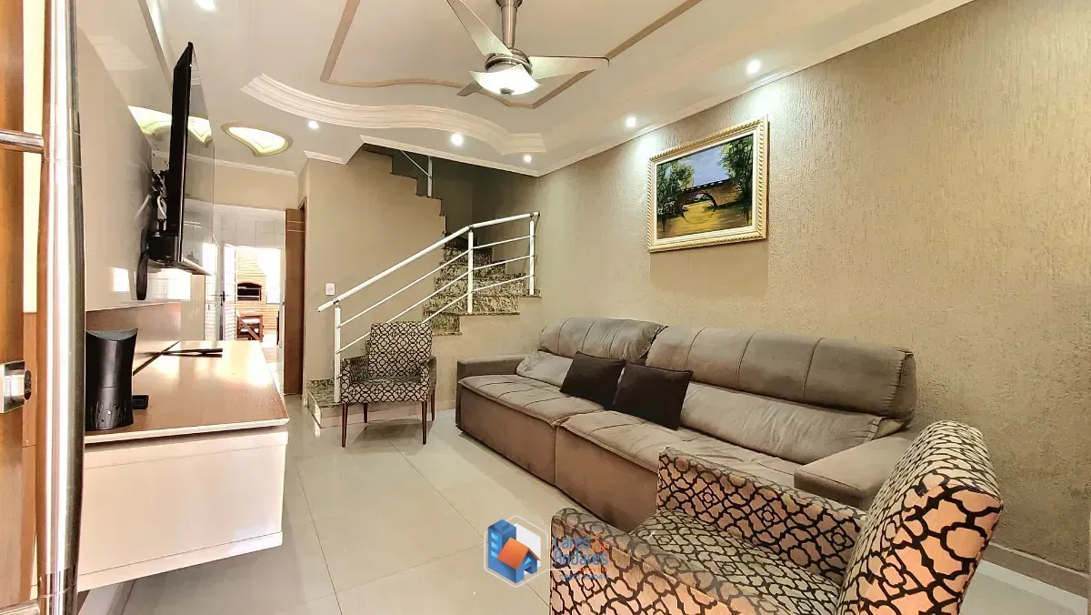 Imagem Sobrado para venda em Jardim Santa Adélia com 3 quartos, sendo 2 suítes, 97m²