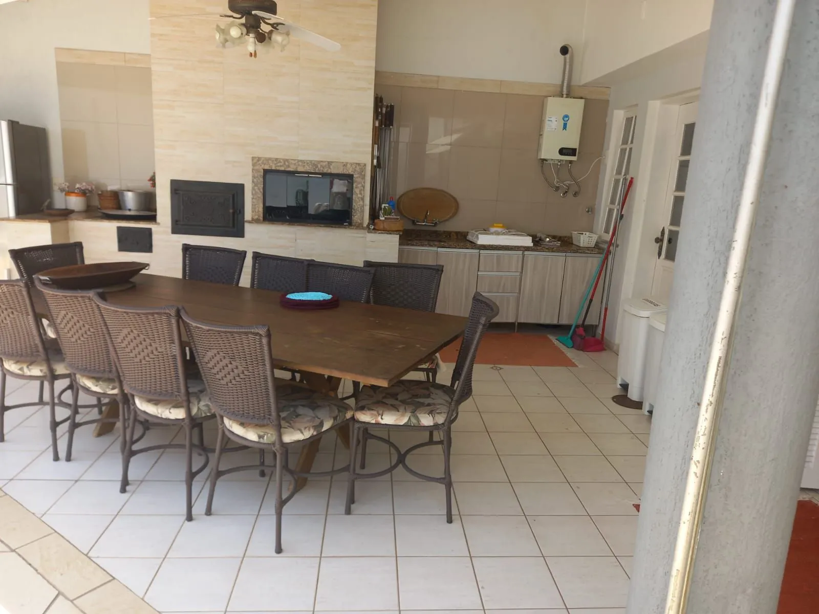 Imagem Vende-se sobrado com 5 quartos (3 suítes), 428m² e 3 vagas - Alto Petrópolis