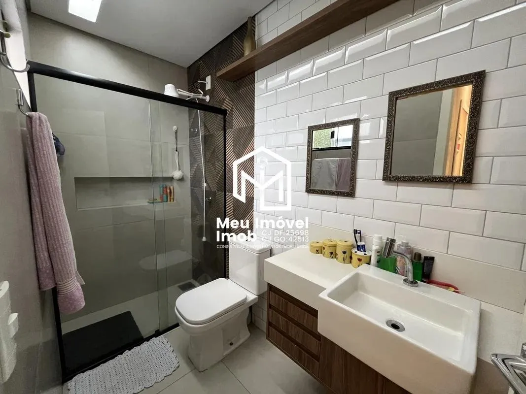Imagem Casa 4 Quartos 3 Suítes 2 Vagas 268m²
