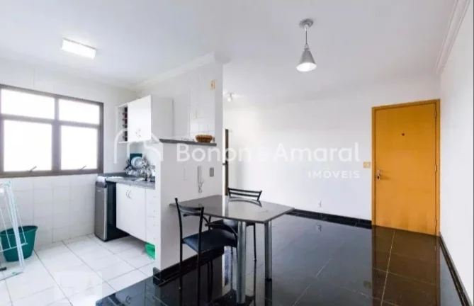 Imagem Apartamento de 1 dormitório reformado, semi-mobiliado, bem localizado e já alugado, ideal para inv...
