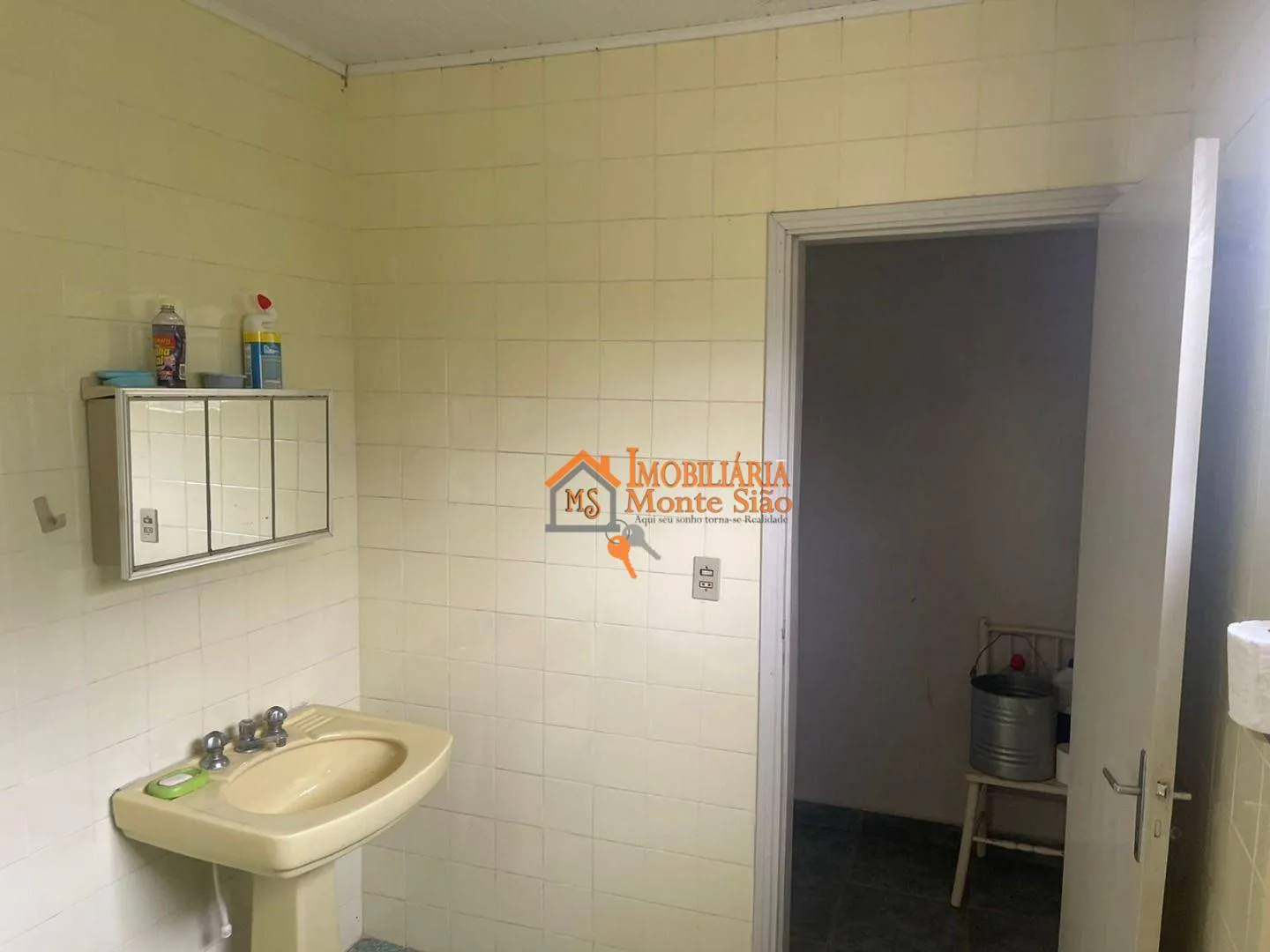 Imagem Chácara com 2 dormitórios à venda, 3060 m² por R$ 636.000,00 - Água Azul - Guarulhos/SP