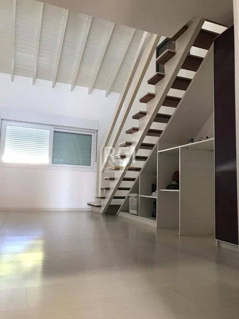 Imagem Casa para Venda - 319.25m², 6 dormitórios, sendo 4 suites, 3 vagas - Jardim Floresta