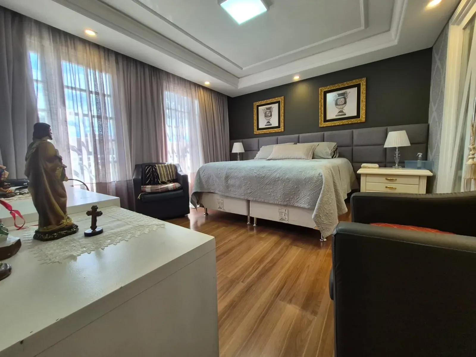 Imagem Casa com 4 Quartos à Venda ou Locação, 715 m² em Portão - Curitiba
