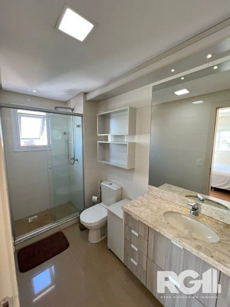 Imagem Espetacular apartamento para VENDA mobiliado, 3 dormitórios, 2 vagas cobertas, infra completa no coração do Bairro Petrópolis.