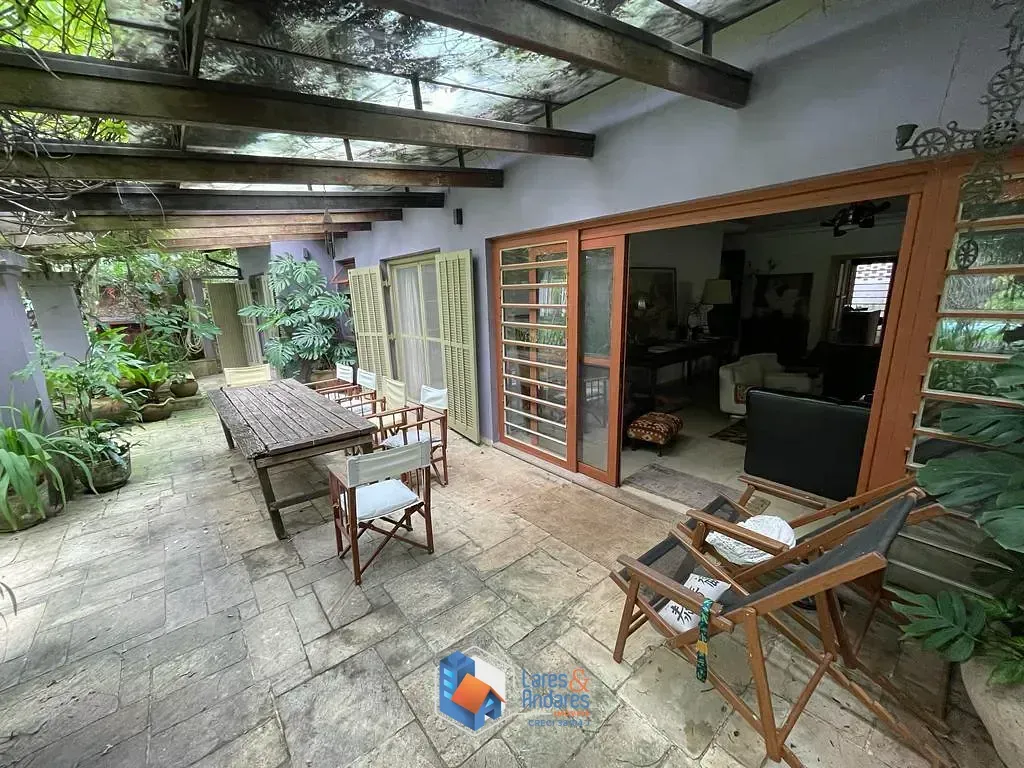 Imagem Casa para venda em Real Parque com 2 quartos, sendo 2 suítes, 293m²