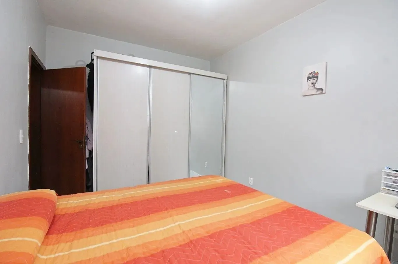 Imagem Casa térrea com edícula e salão de festas próximo ao Iguatemi