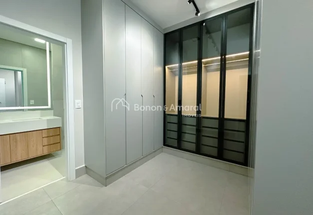 Imagem Casa térrea nova à venda com 3 quartos sendo 3 suítes, todas com armários planejados, ar condici...