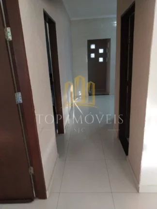Imagem Casa Bem Espaçosa à Venda em Santana – São José dos Campos! 3 dormitórios | 1 suíte | Garagem para até 5 carros! Você e sua família merecem mais conforto, espaço e tranquilidade!