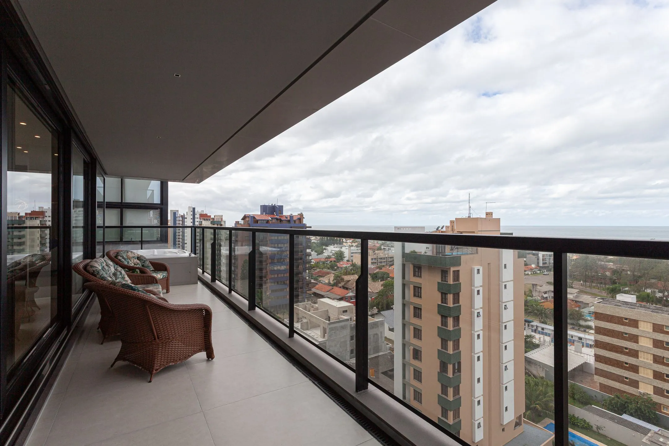 Imagem Apartamento à venda em Torres, Praia Grande, com 4 quartos, 220m2