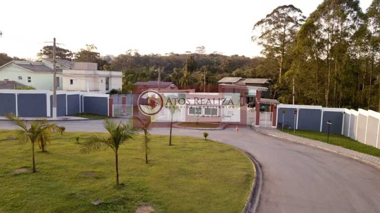 Imagem Compre Casa térrea em Cond. Fechado em Tijuco Preto - Cotia