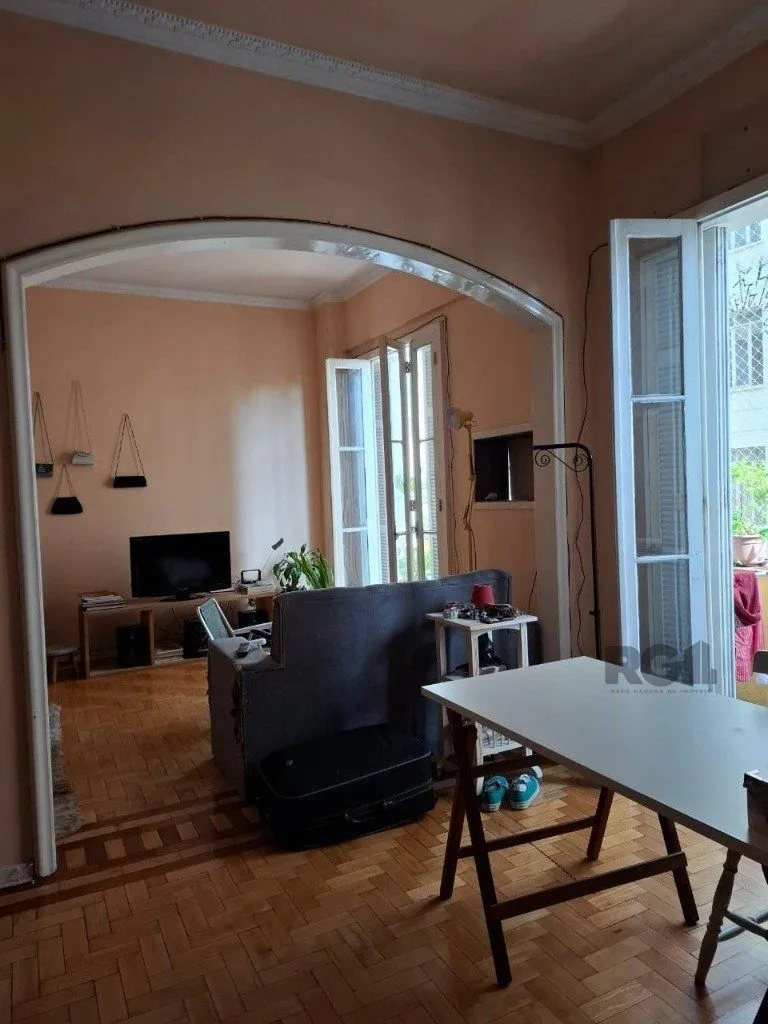 Imagem Amplo apartamento no beiro Floresta