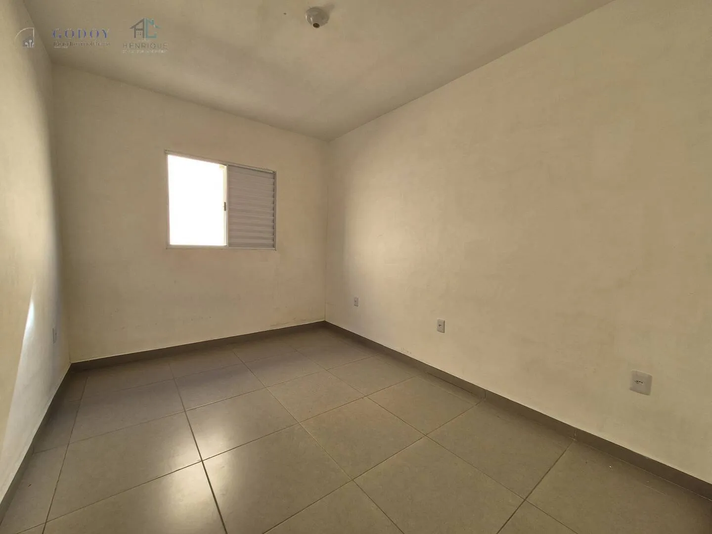 Imagem Casa para Locação com Suíte e Vaga Coberta no Boa Vista