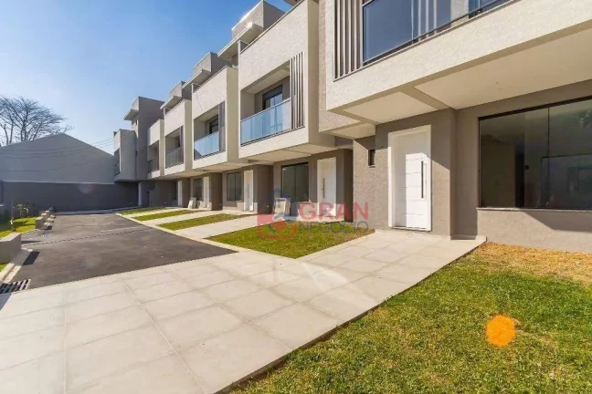 Imagem Sobrado Triplex em condomínio com 3 quartos à venda no Vista Alegre