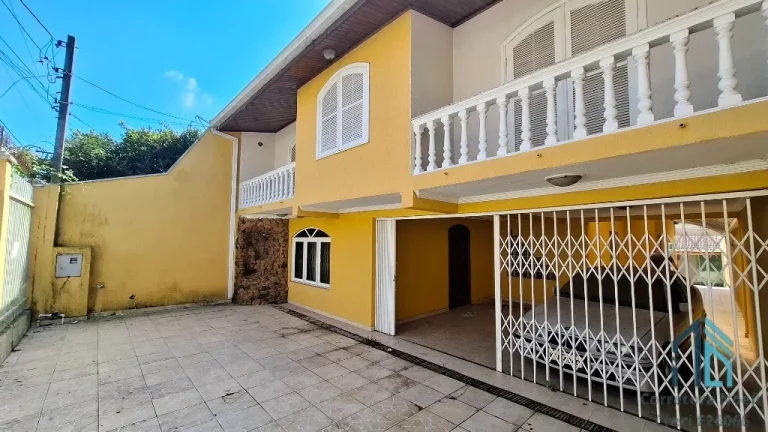 Foto do imóvel Sobrado 04 quartos c/suíte, edícula, ático no Novo Mundo em Curitiba PR