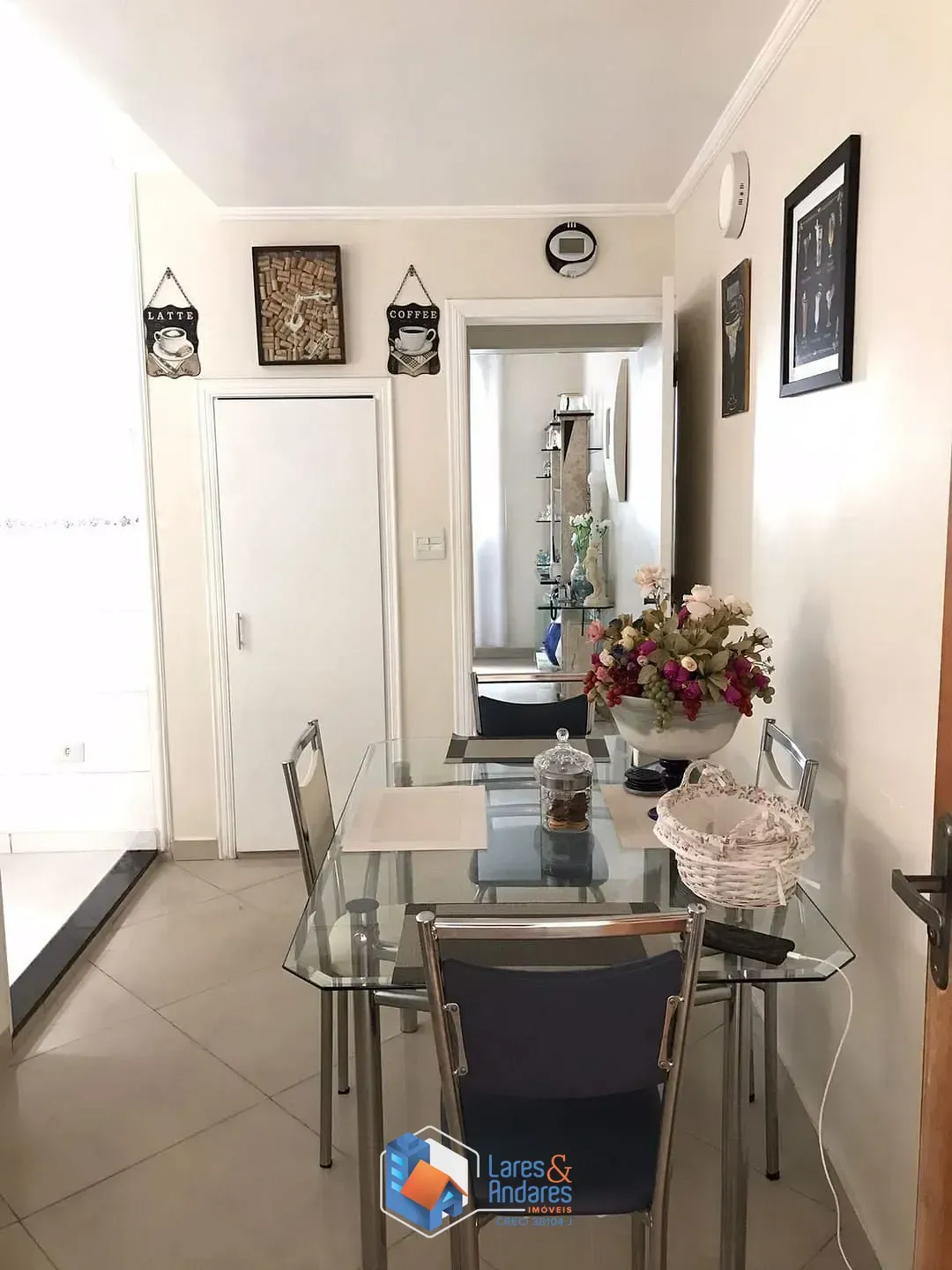 Imagem Sobrado à venda com 4 quartos, sendo 3 suítes, e 5 banheiros com 163m² localizado na Rua Curupaiti (Zona Norte)