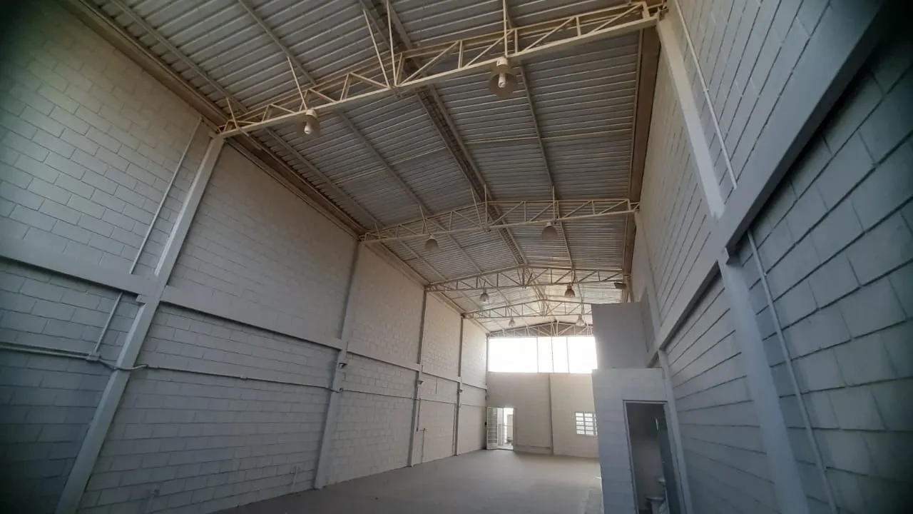 Imagem Barracão para alugar em Sorocaba com 320 m², 2 banheiros e 2 vagas na Avenida Elias Maluf