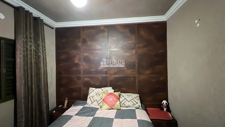 Imagem Casa à venda no bairro de Lourdes - em Uberaba
