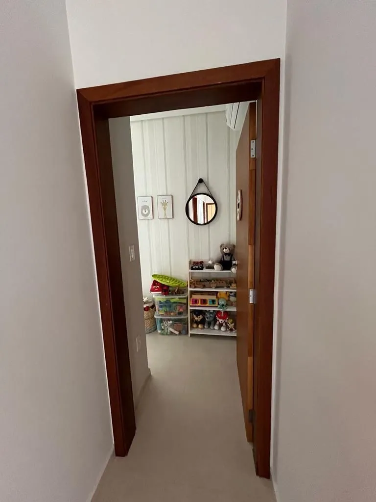 Imagem Residência Exclusiva no Condomínio Horto Florestal 1 com Design Moderno e Aconchegante