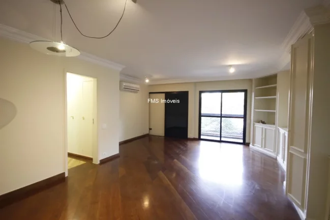 Imagem Apartamento à venda ou locação na Vila Nova Conceição, com 2 suítes, 2 vagas.