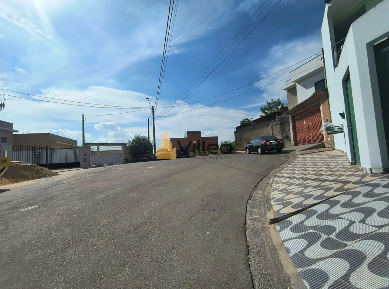 Imagem Descubra o equilíbrio perfeito entre tranquilidade e oportunidade de valorização com este terreno...