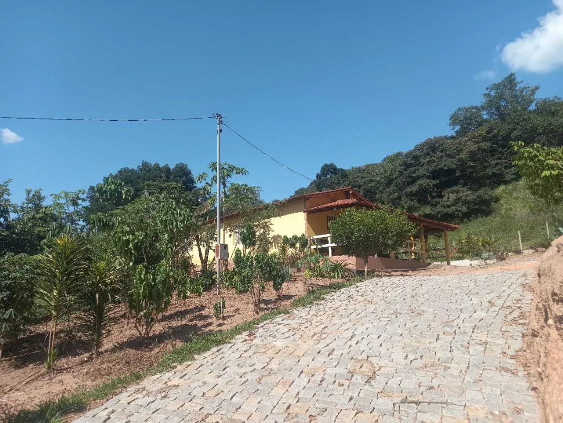 Imagem Vendo linda chácara em Crucilândia/MG com 1.200 m² de área total