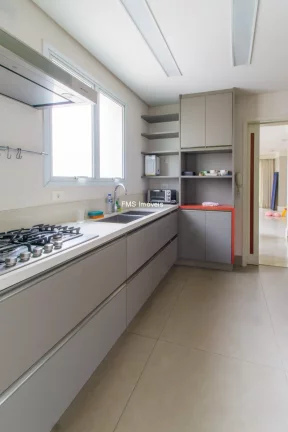 Imagem Apartamento à venda em Moema, com 3 suítes, 2 salas, 5 banheiros, 3 vagas de garagem, 124m².