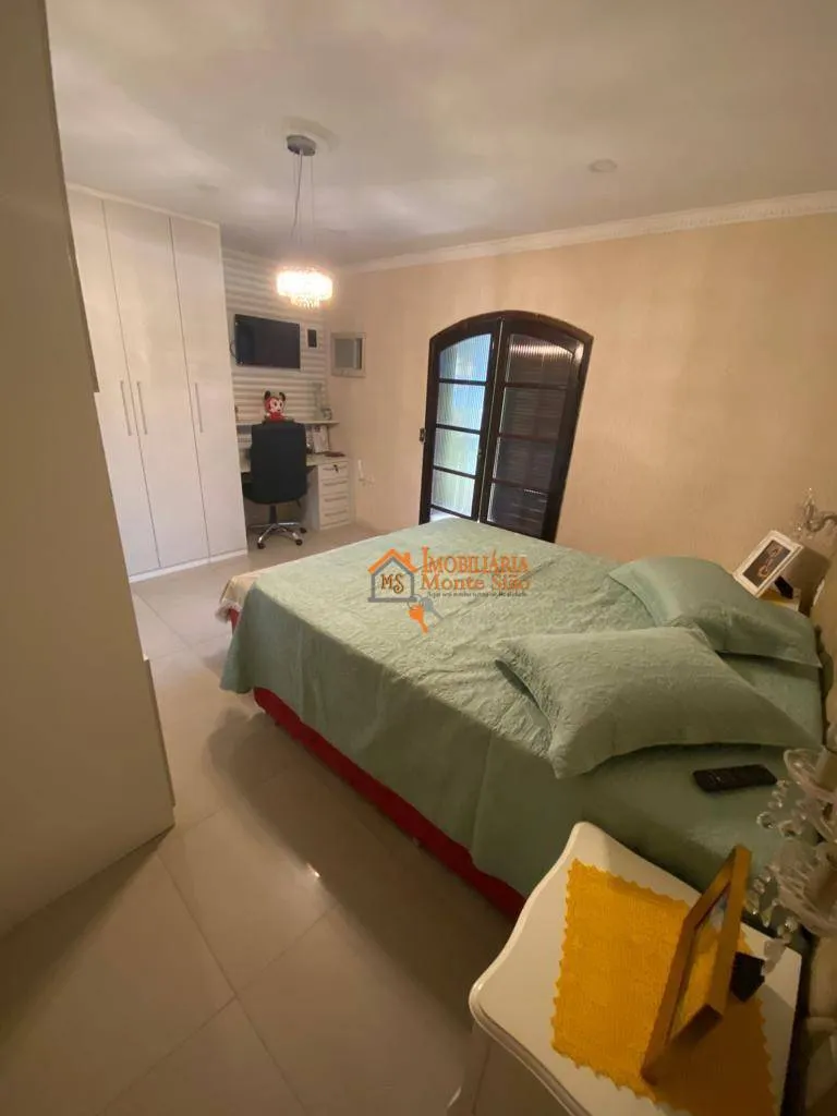 Imagem Sobrado com 6 dormitórios à venda, 300 m² por R$ 900.000,00 - Vila Nova Bonsucesso - Guarulhos/SP