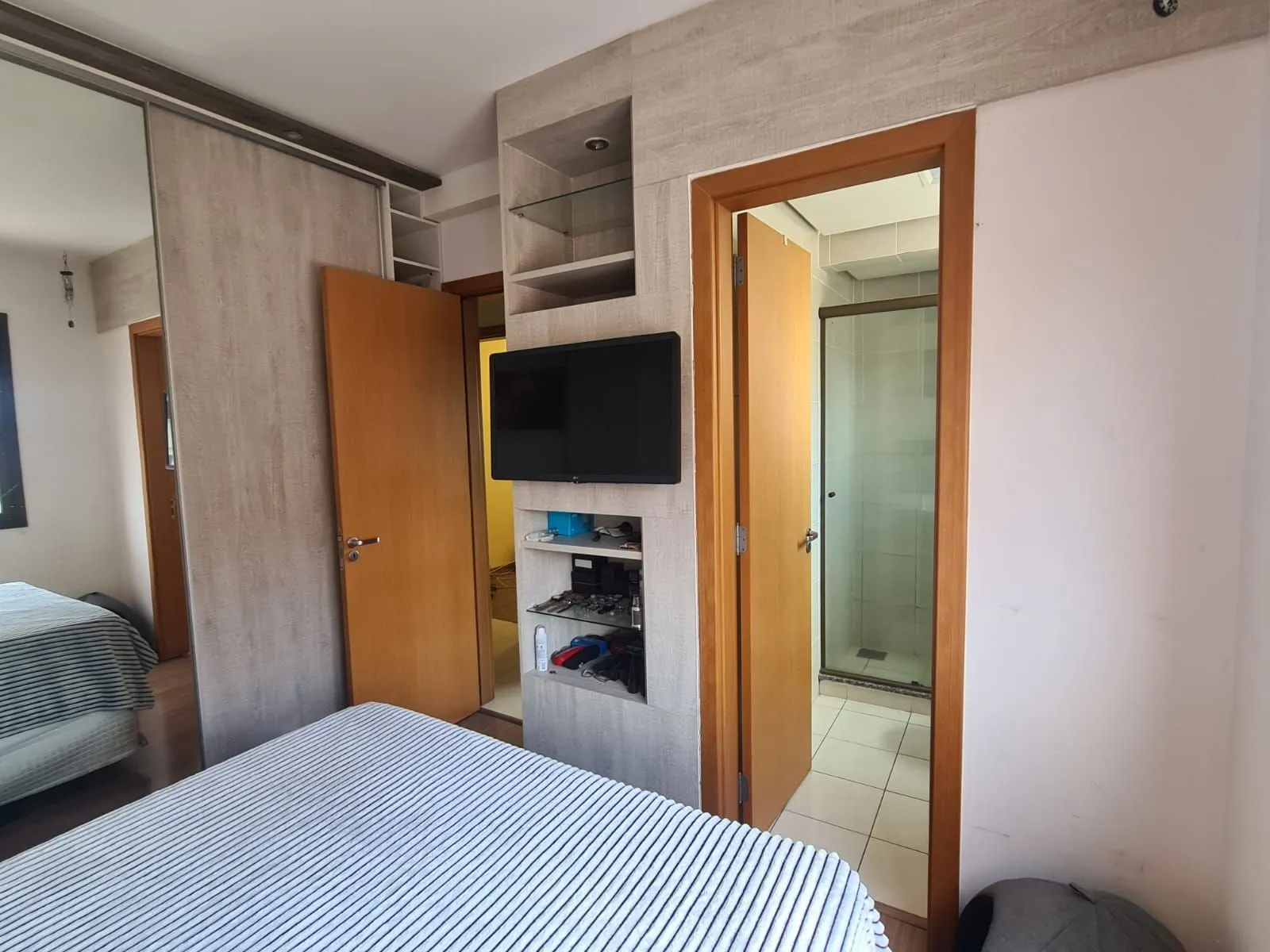 Imagem Vende-se apartamento com 3 quartos (1 suíte), 71 m² privativos e 2 vagas - Partenon