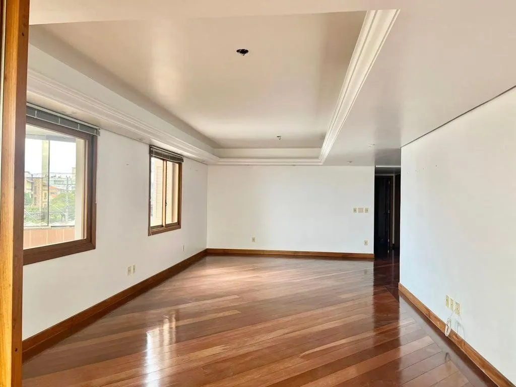 Imagem Apartamento de 4 dormitórios e 184m² à venda em Menino Deus, Porto Alegre.