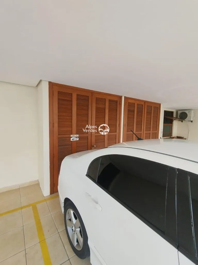 Imagem Vende-se apto mobiliado no centro de Canela- 2 Quartos- R$520.000,00