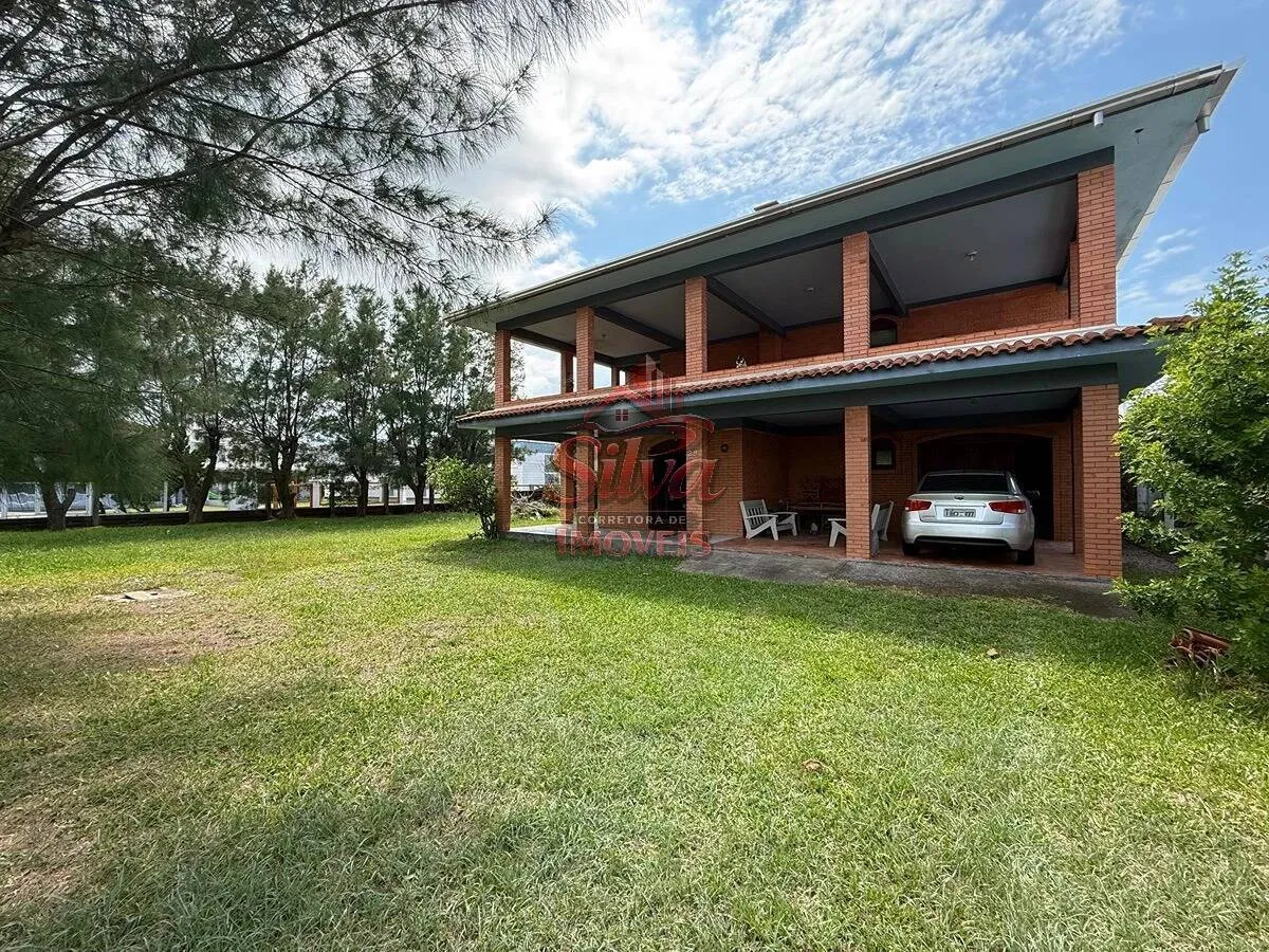 Imagem C1215| Casa 3 suítes a 100m do mar
