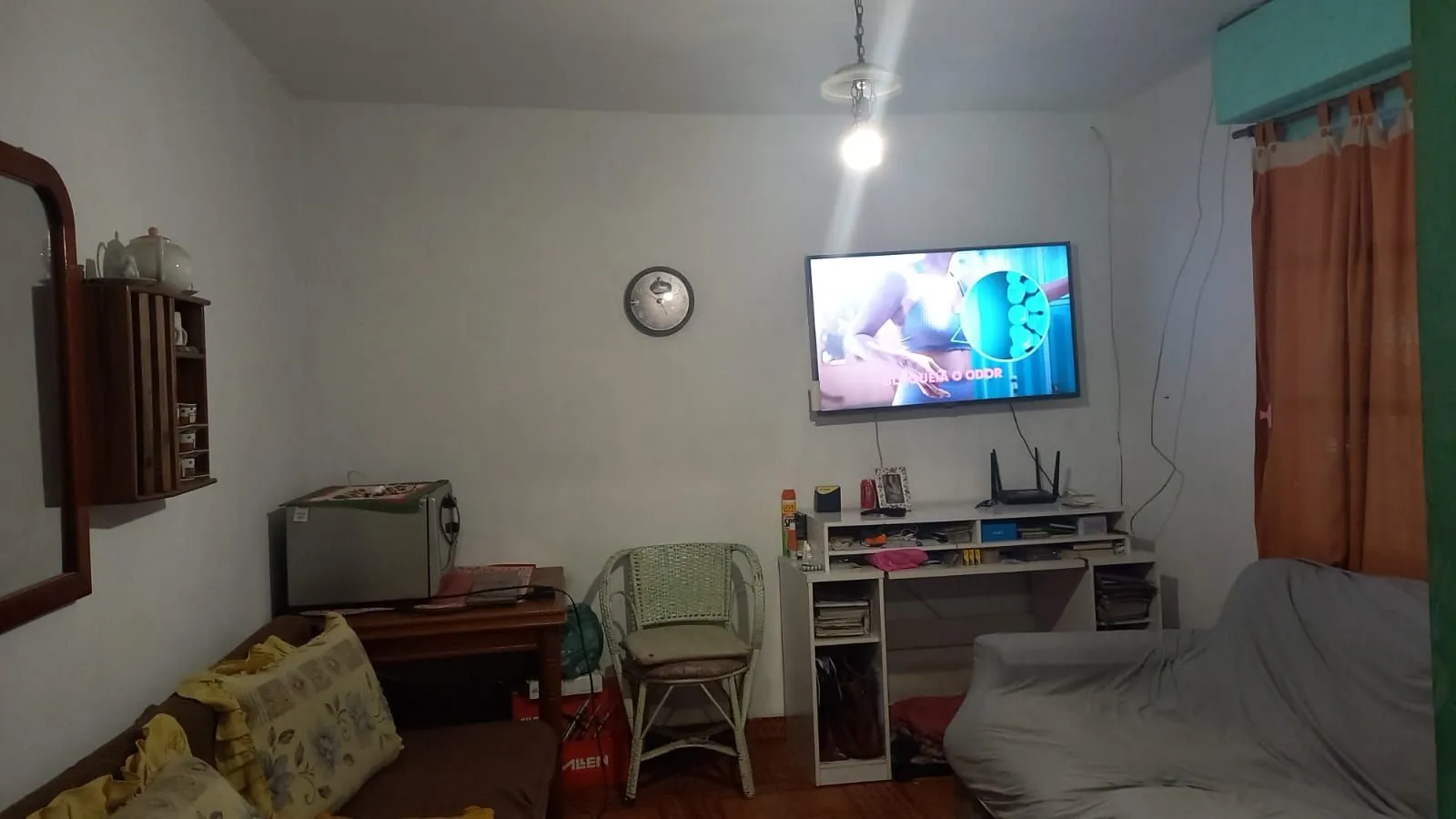 Imagem CASA AMPLA, 2 DORMITÓTIOS, 1SUÍTE, SALA, COZINHA, BANHEIRO SOCIAL , 2 VAGAS DE GARAGEM E ÓTIMA LOCALIZAÇÃO!