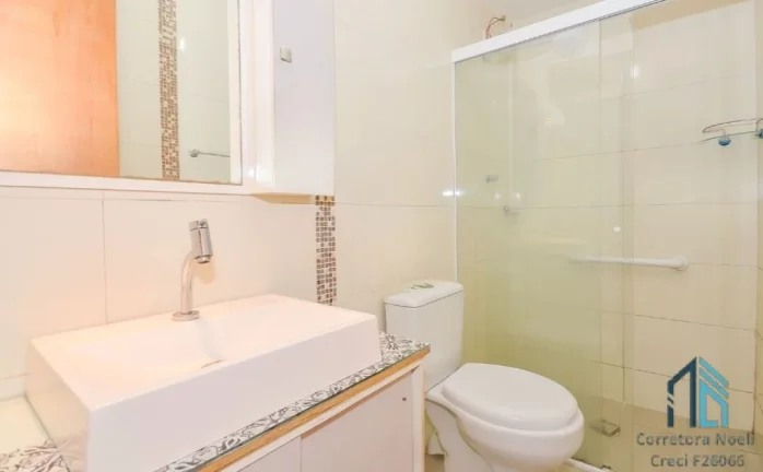 Imagem Casa a venda Semi mobiliada, 05 quartos, em ótima localização, no Bacacheri em Curitiba PR