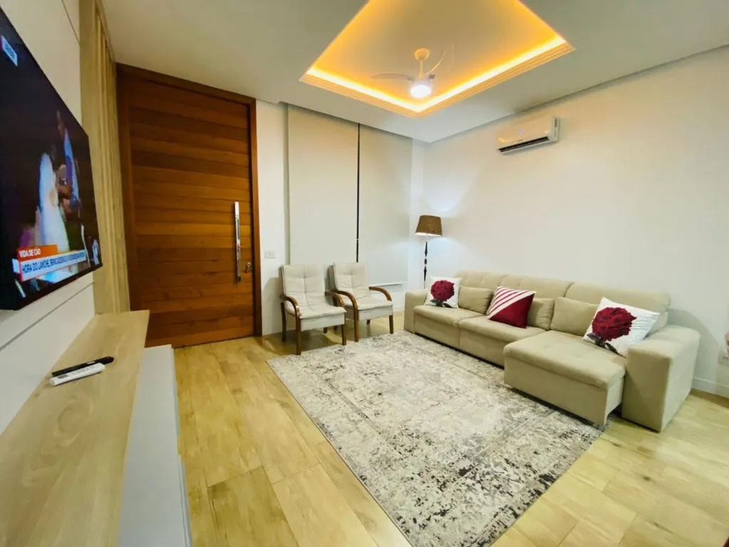 Imagem Casa em Condominio 4 Dormitórios - Bairro --