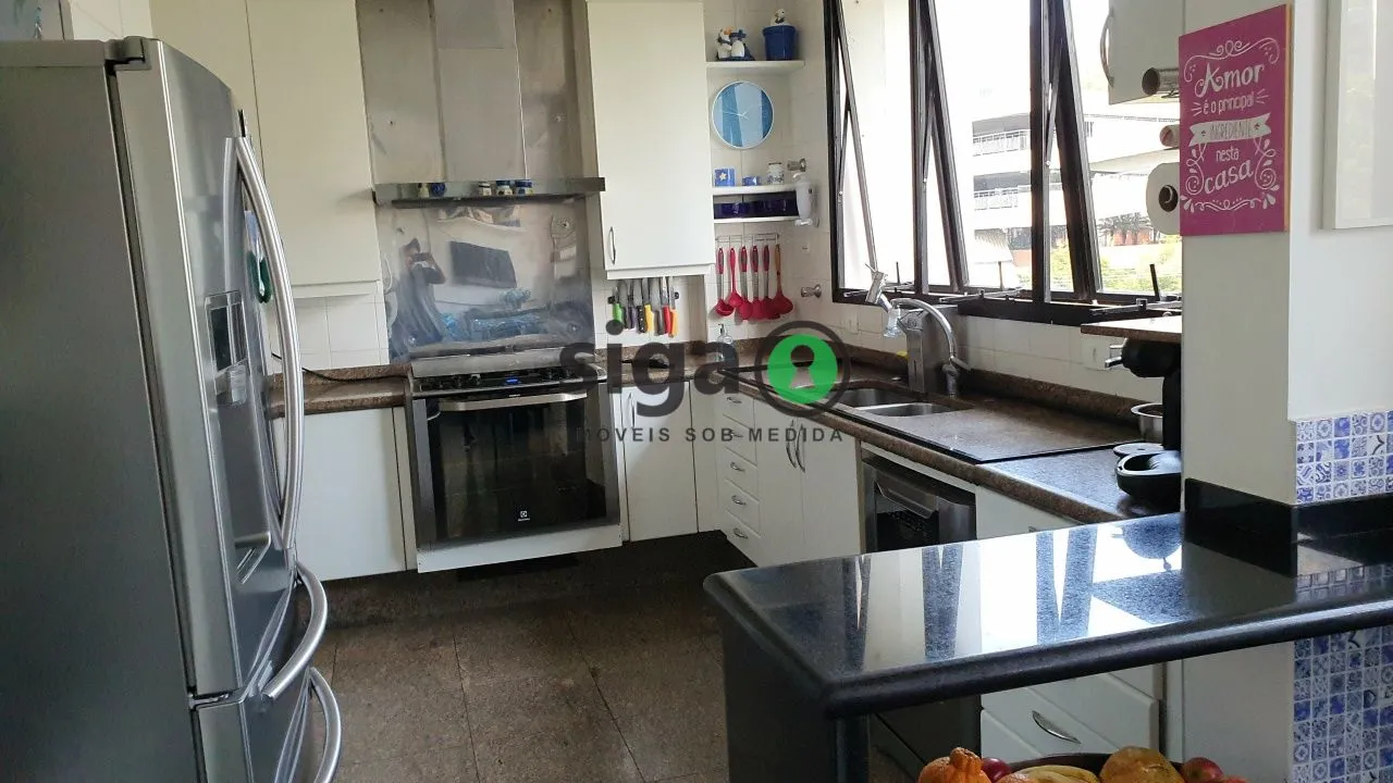 Imagem Apartamento de Alto Padrão no Morumbi - 337m², 4 Suítes, 6 Vagas e Vista Panorâmica