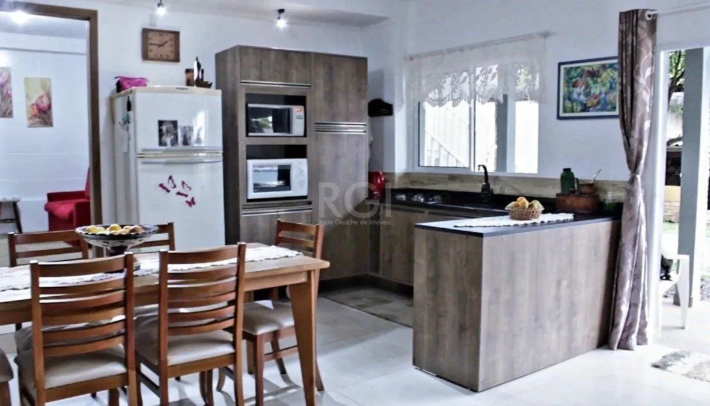 Imagem Casa para Venda - 300m², 5 dormitórios, sendo 2 suites, 4 vagas - Bela Vista