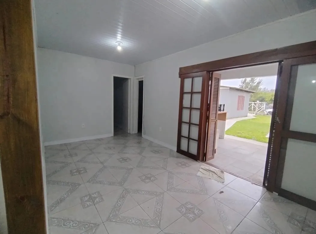 Imagem Casa perto do mar, em Capão Novo, apta para financiamento bancário
