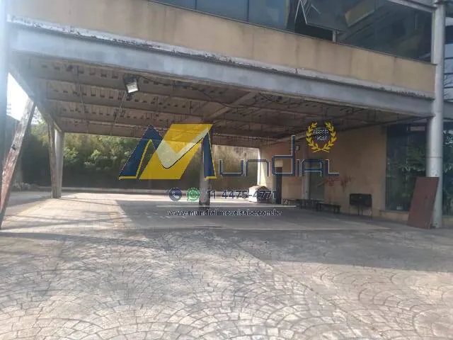 Imagem Prédio corporativo com heliponto pronto para grandes empresas