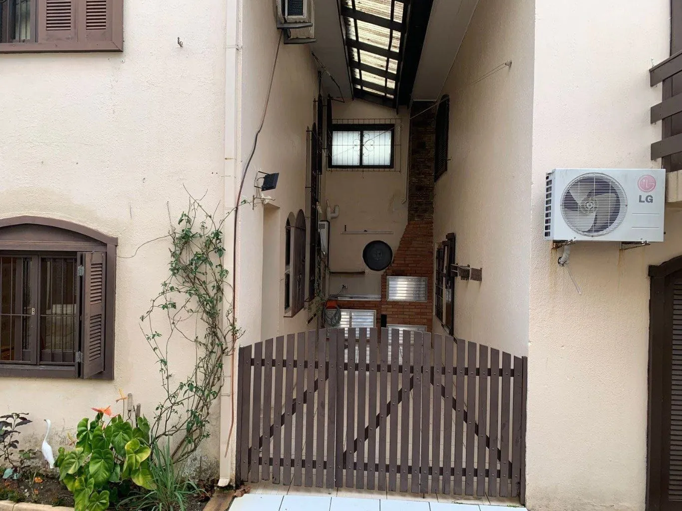 Imagem Casa em Condomínio de 3 dormitórios à venda em Tristeza, Porto Alegre.