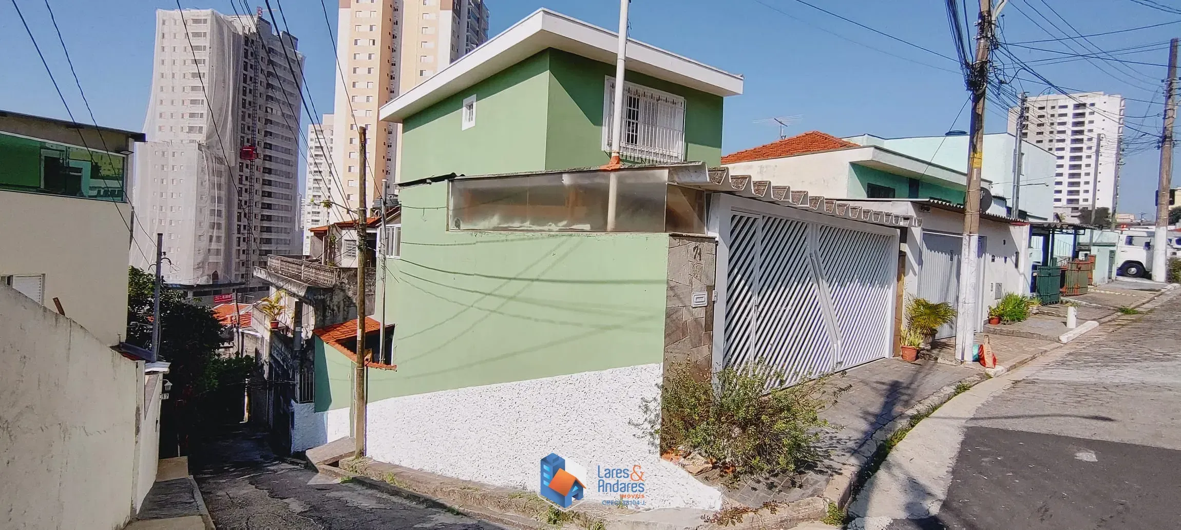 Imagem (SOBRADO + 1 CASA) COM 216M² COM 2 AMPLOS DORMITÓRIOS, ÁREA GOURMET E 3 VAGAS DE AUTO COM PORTÃO AUTOMÁTICO. LAUZANE PAULISTA, SÃO PAULO, SP