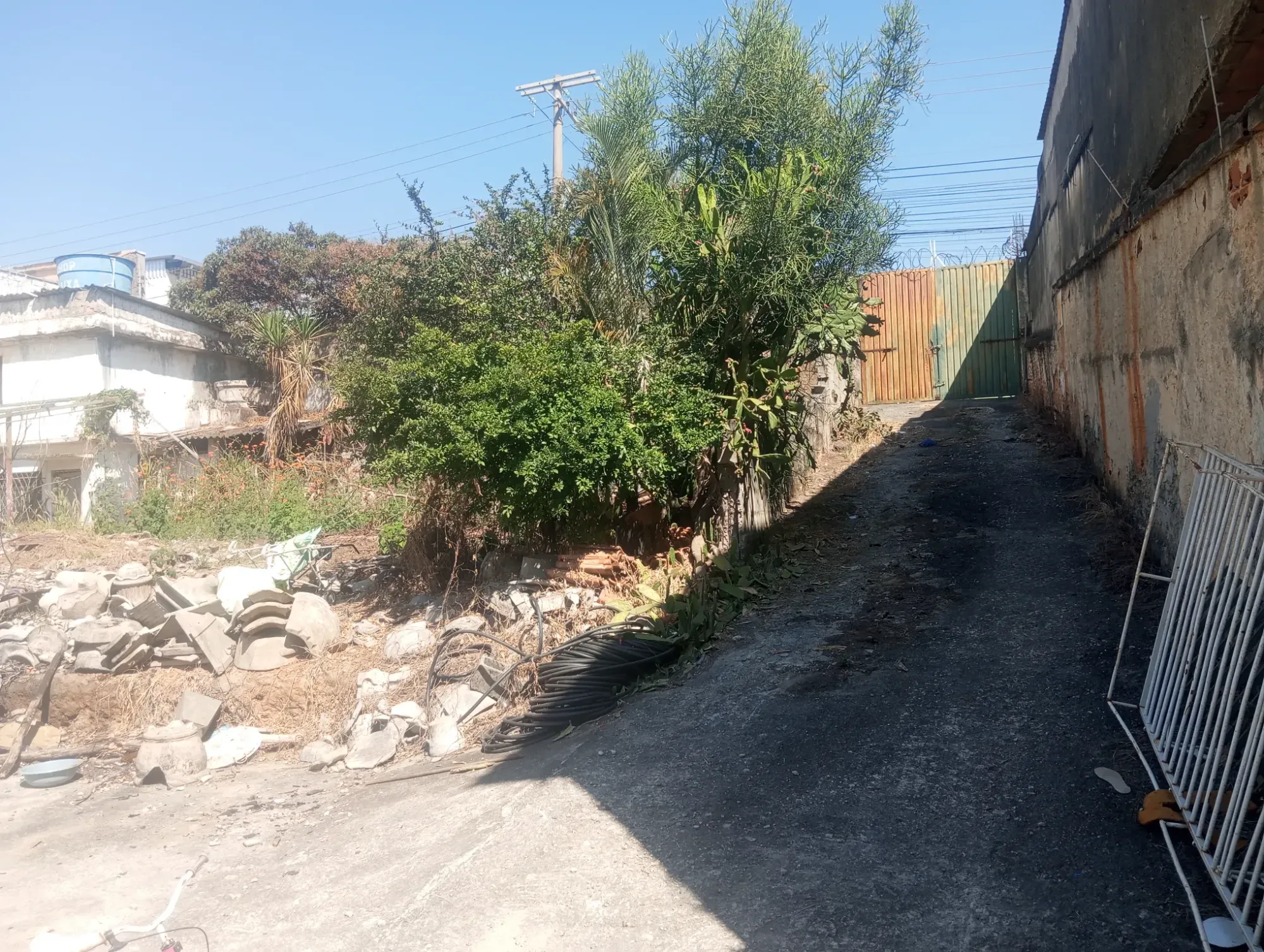 Foto do imóvel: Terreno à Venda, 1.280 m² em Cachoeirinha - Belo Horizonte em Rua Rocha Lagoa, nº 320. Nova Cachoeirinha, Belo Horizonte - MG