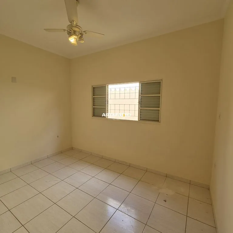 Imagem Casa com 3 dormitórios no bairro José de Carlos