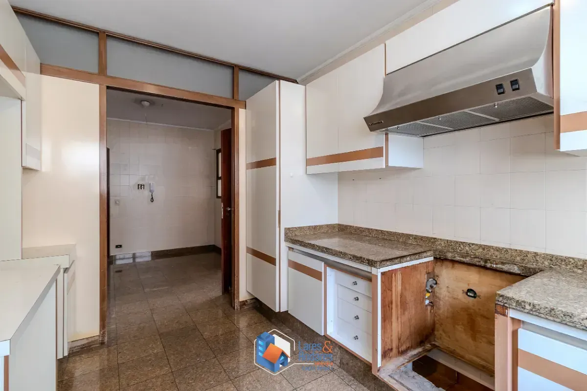 Imagem Apartamento para venda em Campo Belo com 5 quartos, sendo 2 suítes, 210m²