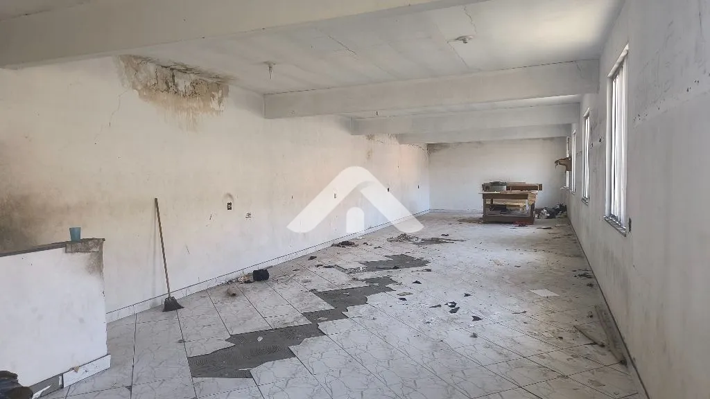 Imagem Galpão no Campinho com 200 m2, próximo a Delegacia
