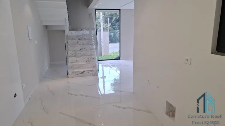 Imagem Sobrado alto padrão de esquina, com ático e terraço, 03 suítes, no Boa Vista em Curitiba PR