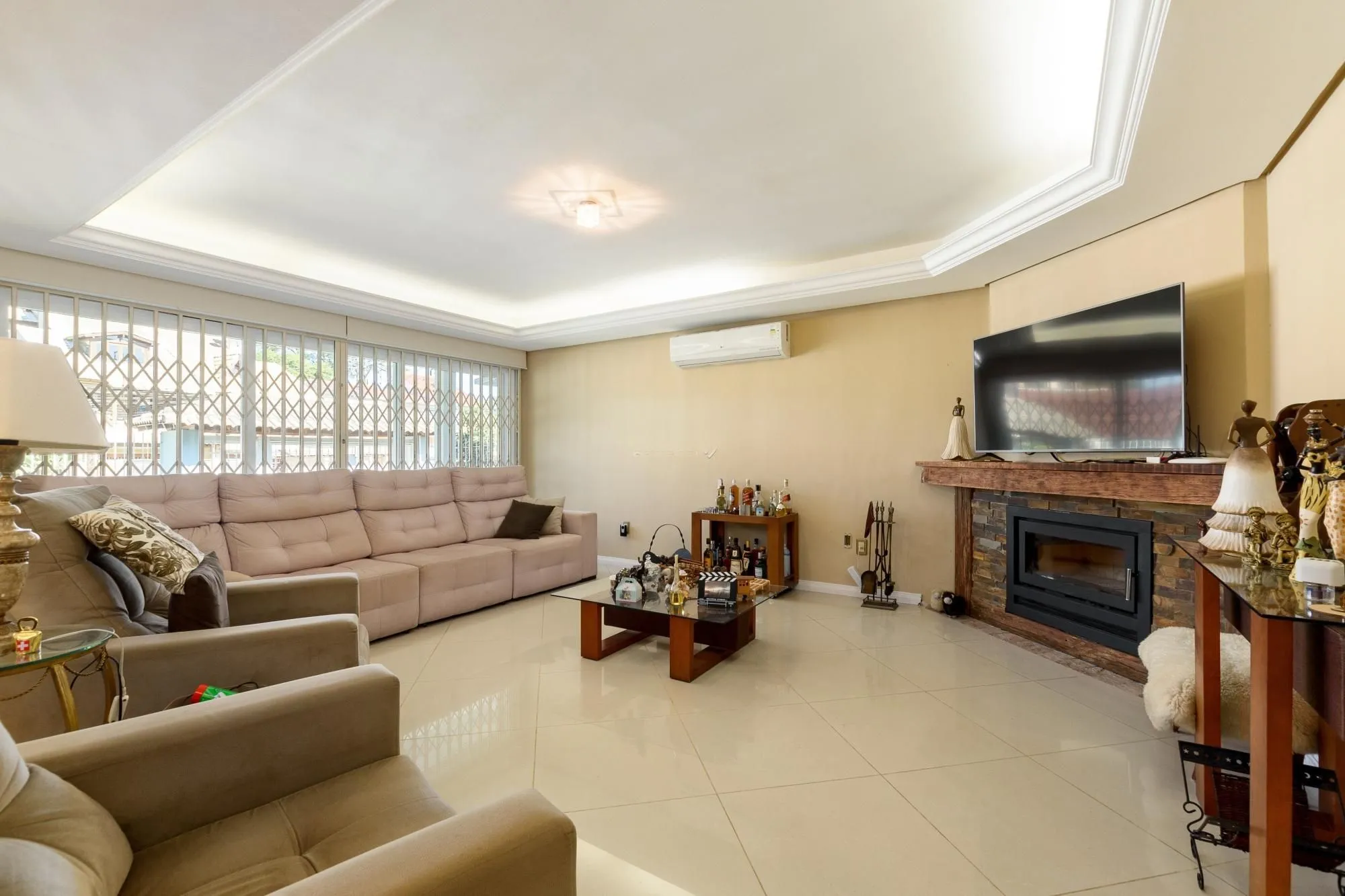 Imagem Venha morar em 350 m² com um clube em sua casa!