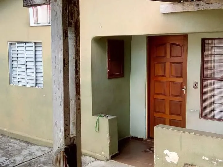 Imagem Casa Comercial à Venda em Votorantim-SP - 3 Quartos, 1 Sala, 1 Banheiro, 1 Vaga de Garagem - Imperdível!