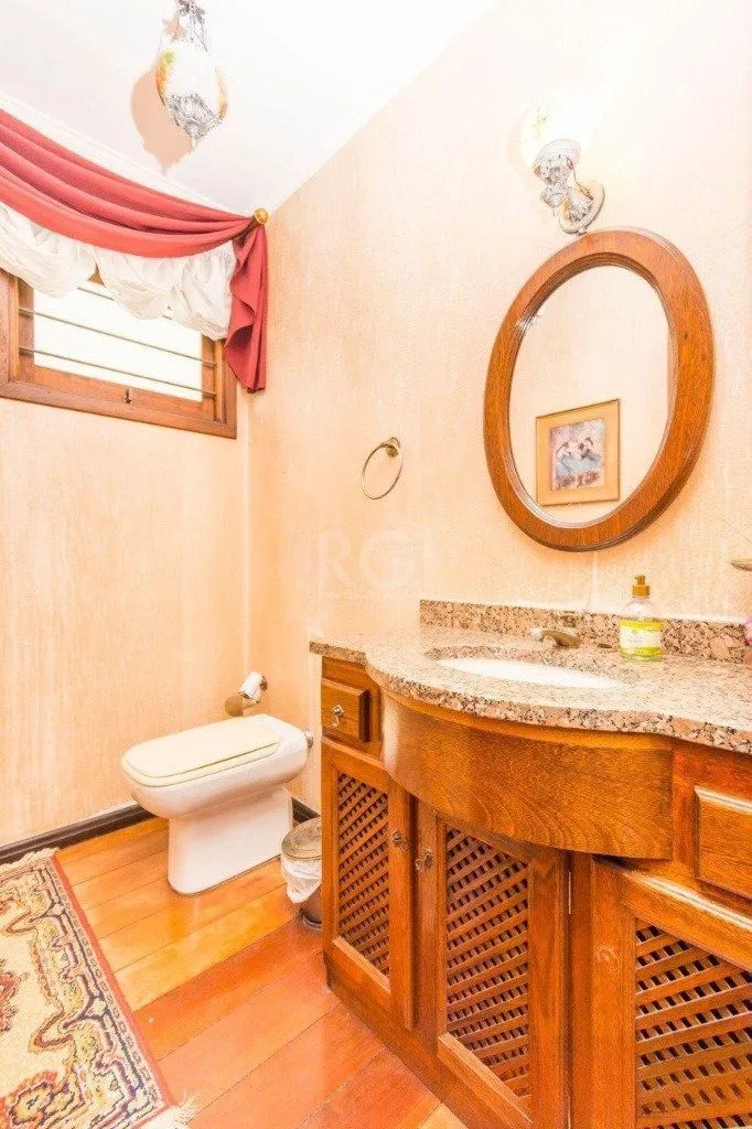 Imagem Casa de 333m² com 4 dormitórios, pátio com piscina, espaço gourmet com churrasqueira e 4 vaga de garagem no bairro Passo da Areia